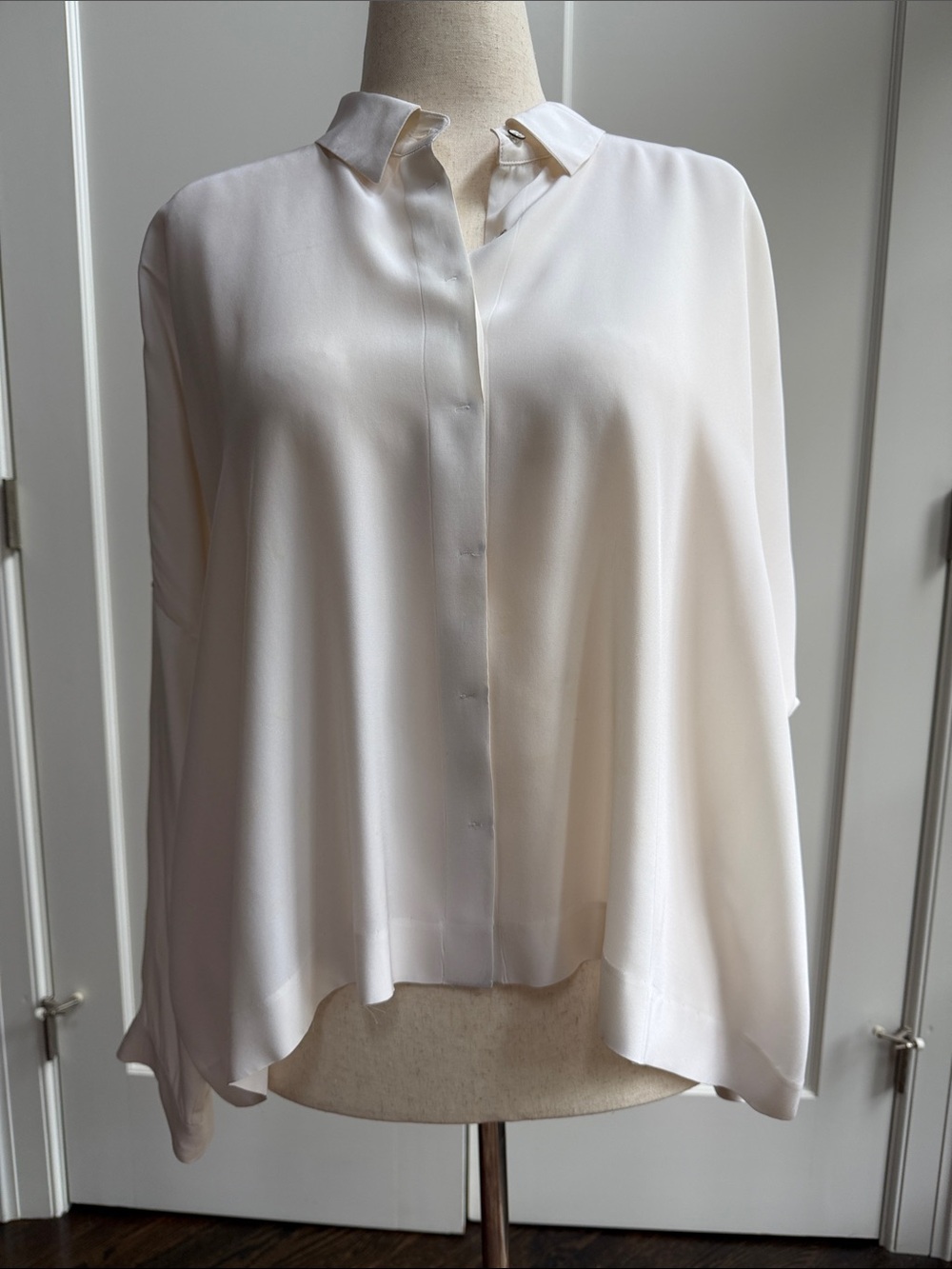 Rag and Bone silk collared button down classic style with an updated twist!